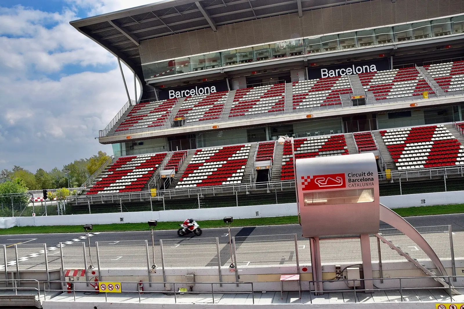 Main grandstand and pit wall at the Circuit de Barcelona-Catalunya